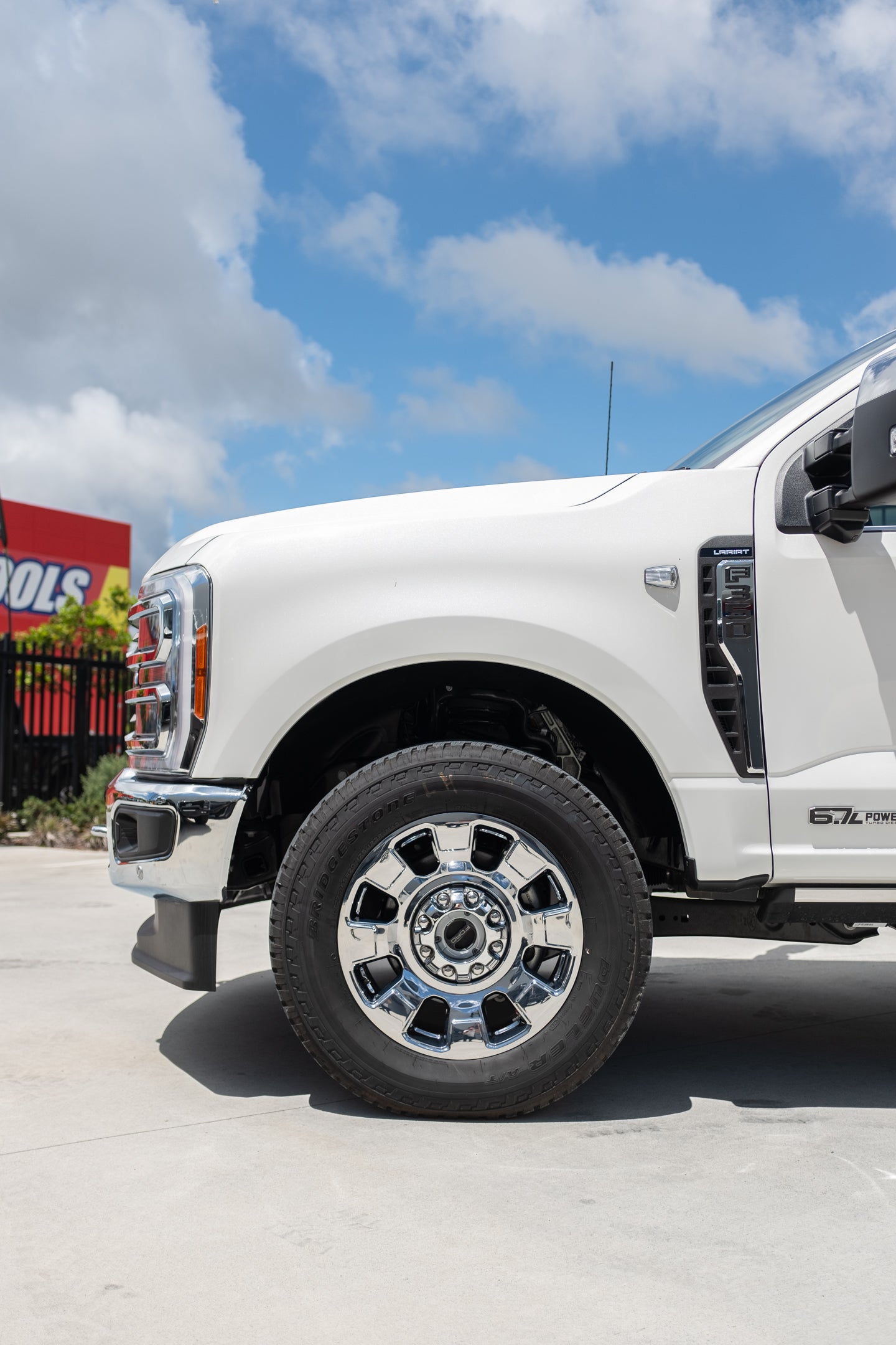 NEW FORD F350 LARIAT, STAR WHITE (STOCK #5039)