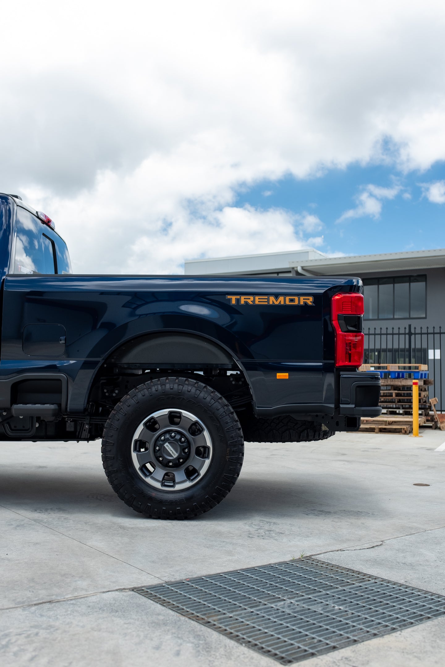 NEW 2024 FORD F250 XLT TREMOR, ANTIMATTER BLUE (STOCK #5051)