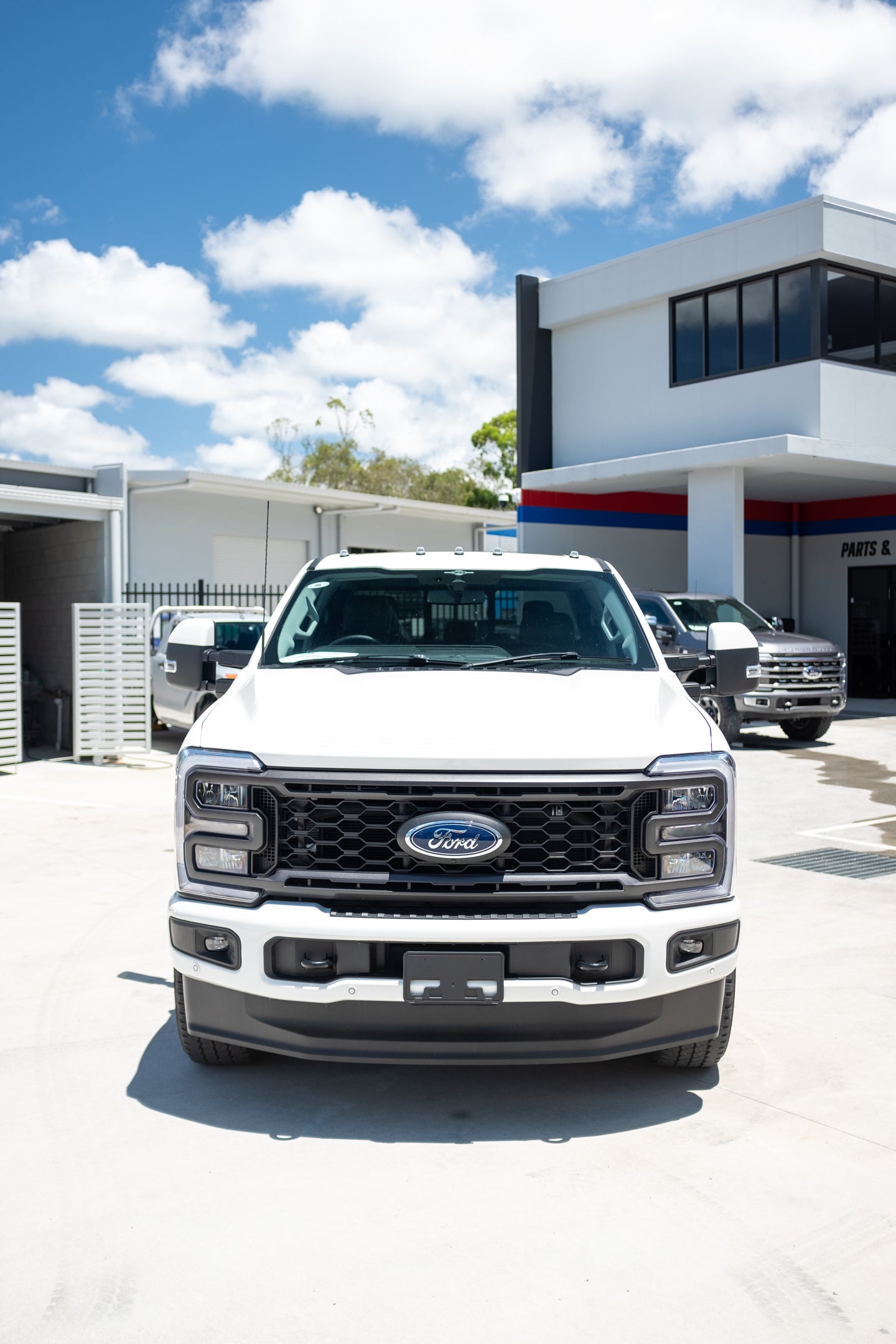 NEW 2023 F250 LARIAT, STAR WHITE (STOCK #5075)