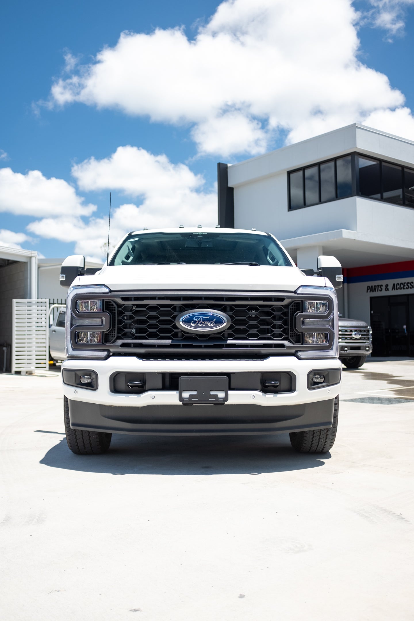 NEW 2023 F250 LARIAT, STAR WHITE (STOCK #5075)