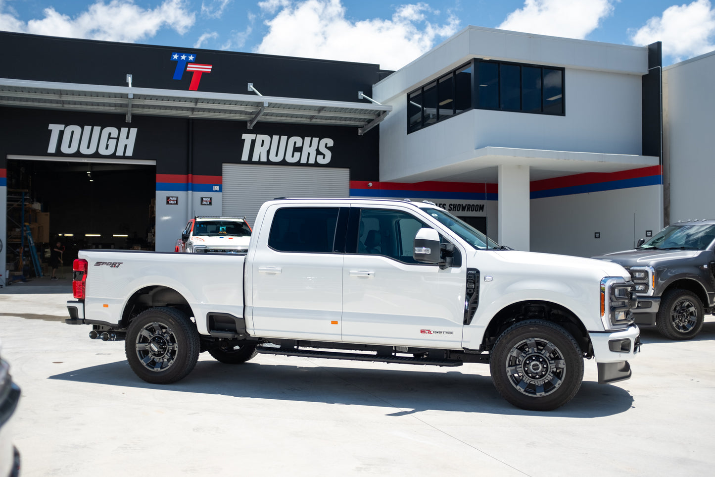 NEW 2023 F250 LARIAT, STAR WHITE (STOCK #5075)