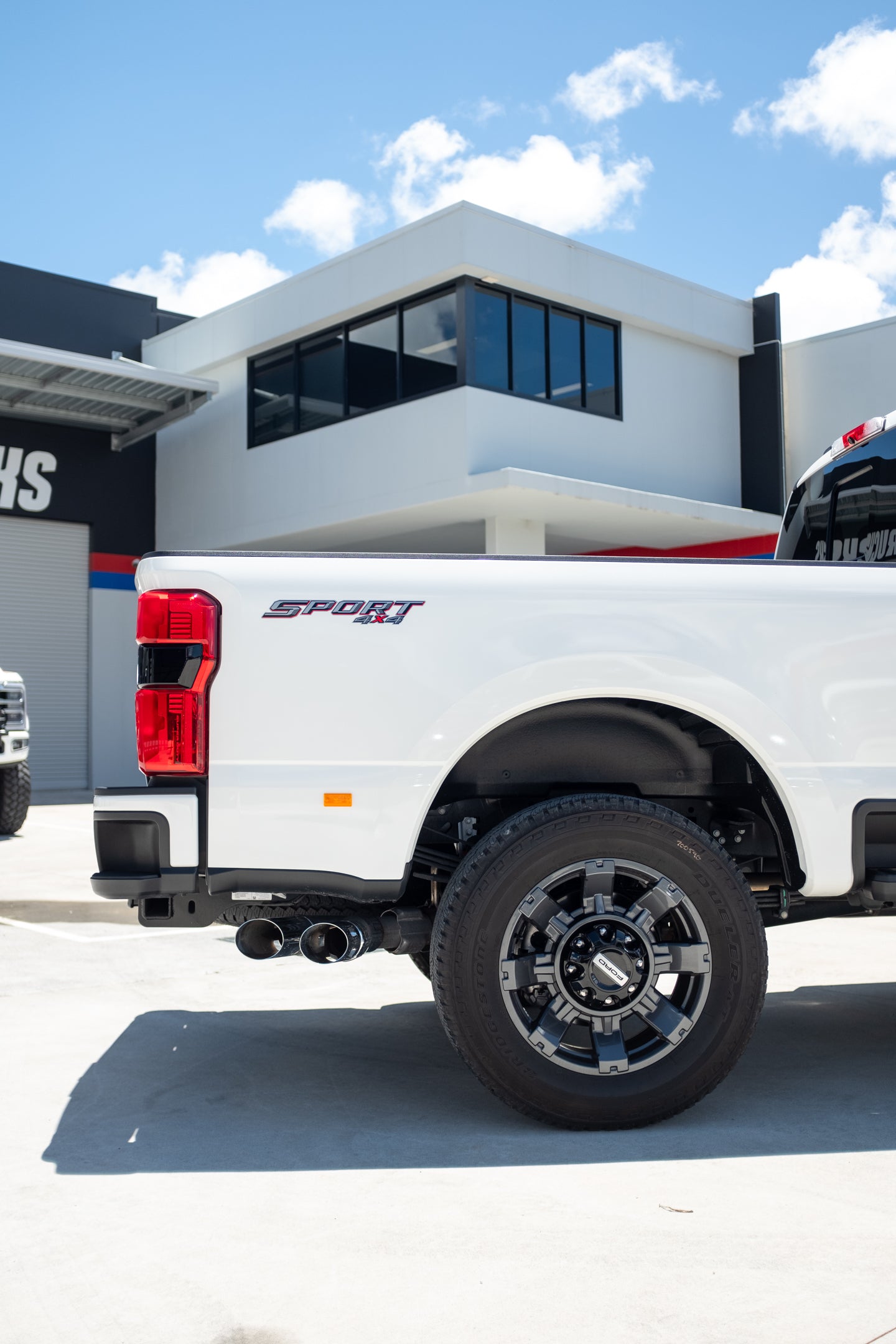 NEW 2023 F250 LARIAT, STAR WHITE (STOCK #5075)