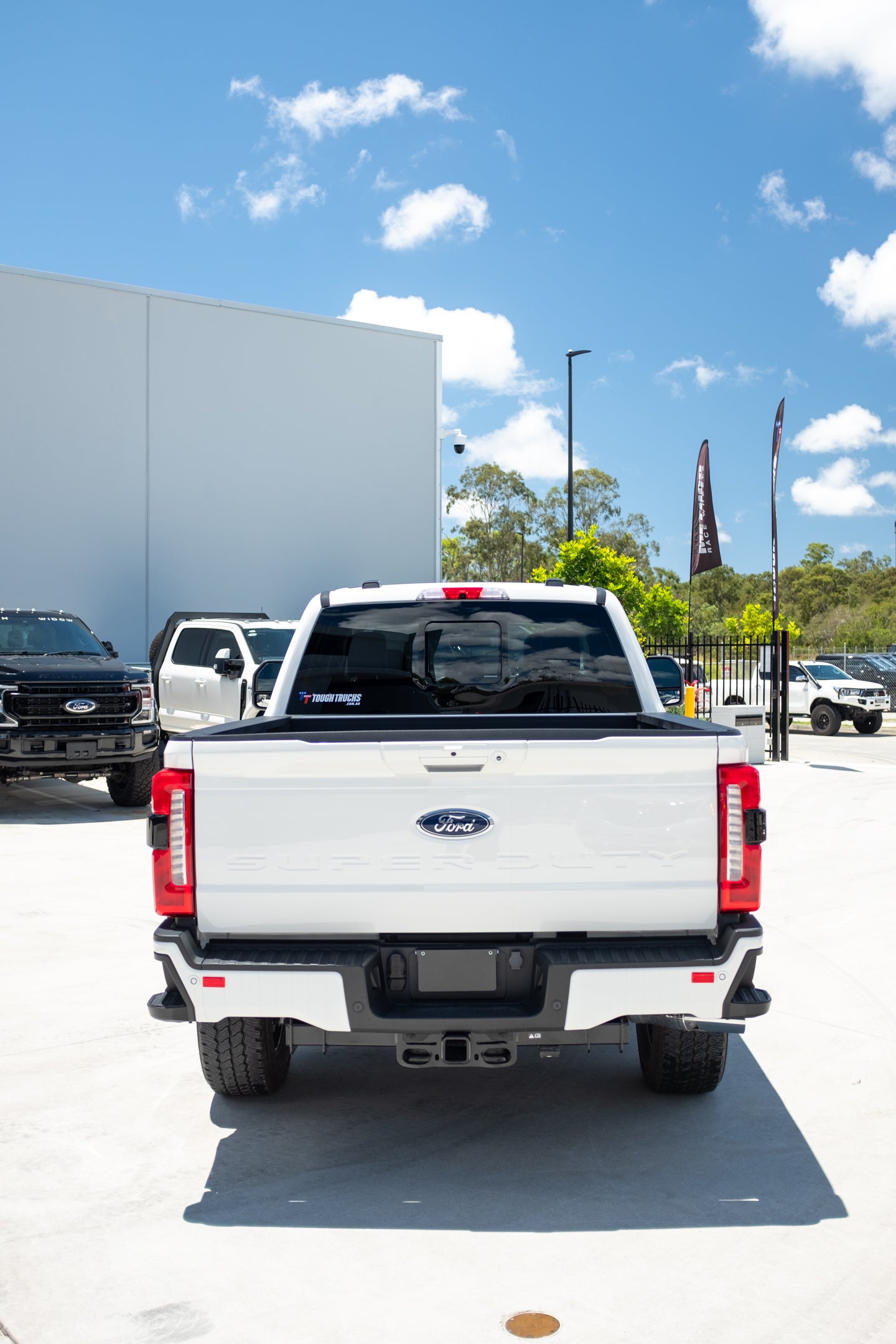 NEW 2023 F250 LARIAT, STAR WHITE (STOCK #5075)