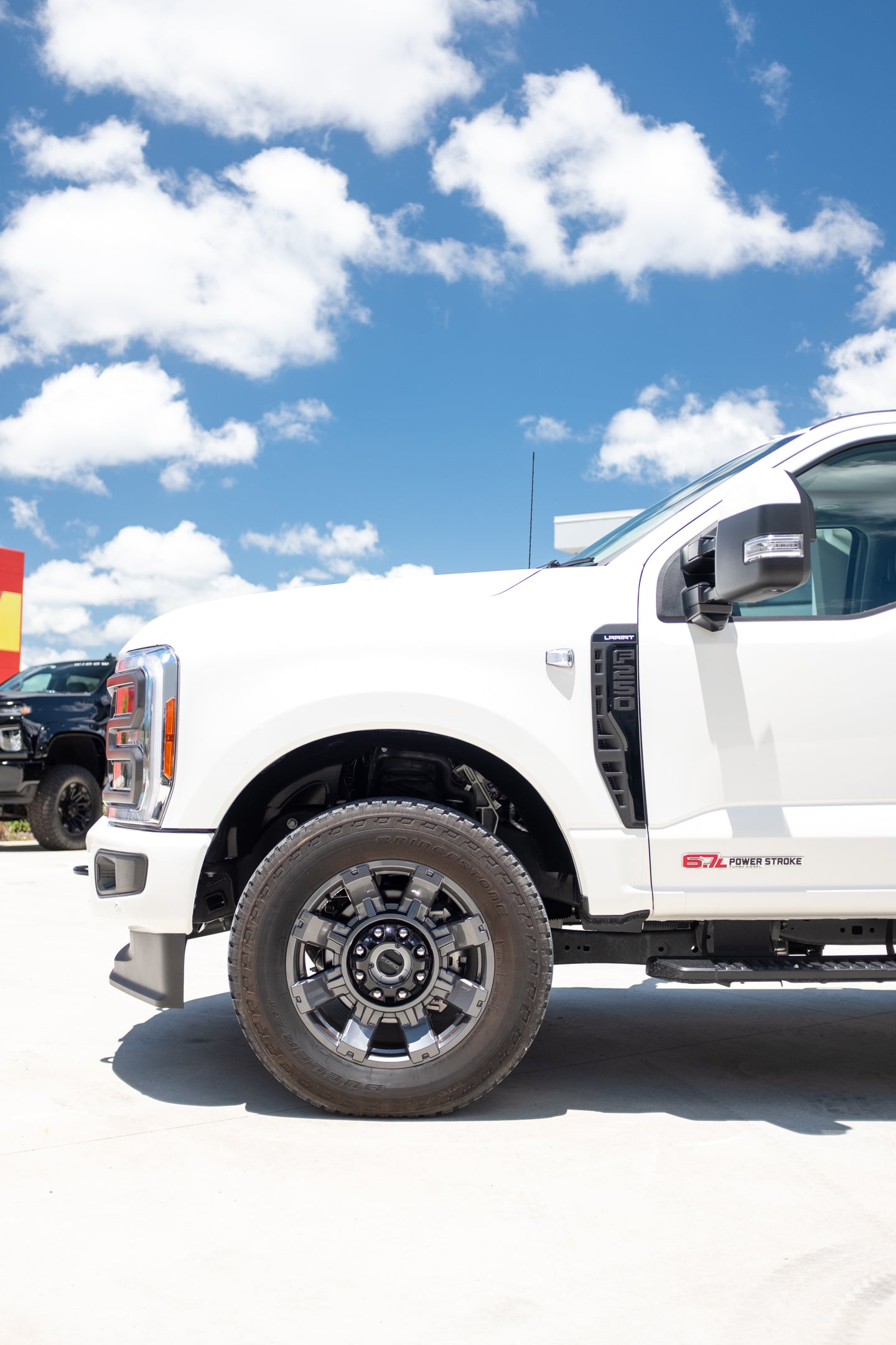 NEW 2023 F250 LARIAT, STAR WHITE (STOCK #5075)