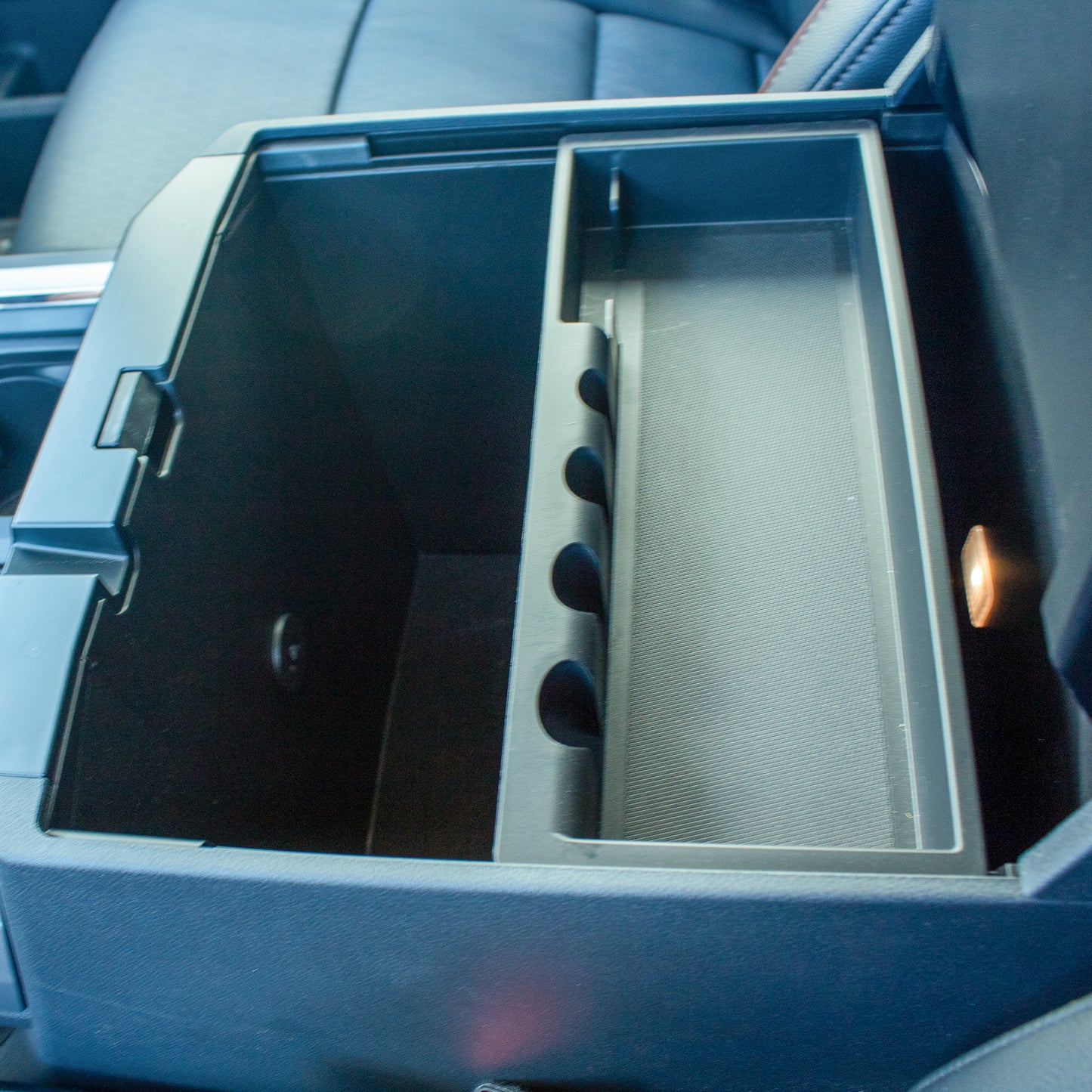 2025 FORD F250 Lariat - TREMOR Pack Avalanche