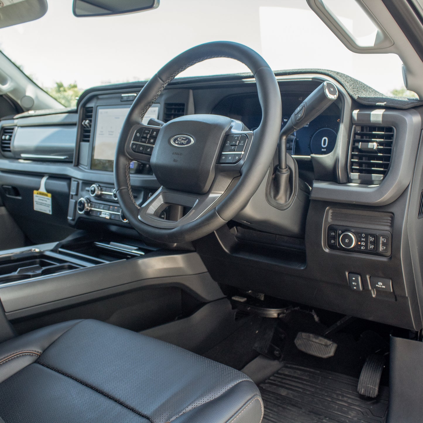 2025 FORD F250 Lariat - TREMOR Pack Avalanche