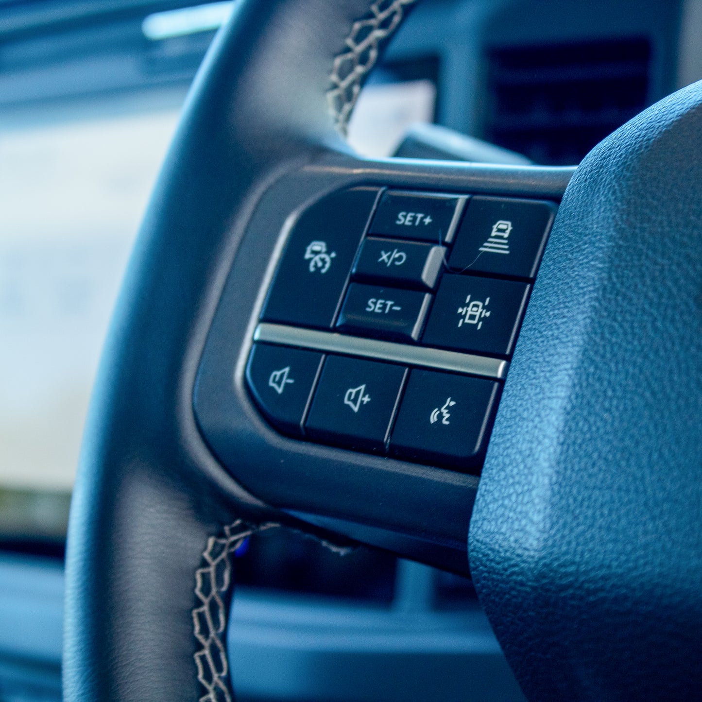 2025 FORD F250 Lariat - TREMOR Pack Avalanche