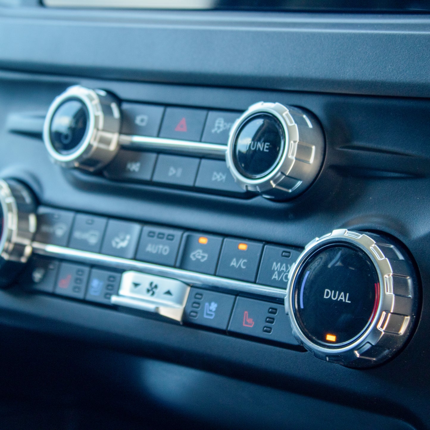 2025 FORD F250 Lariat - TREMOR Pack Avalanche