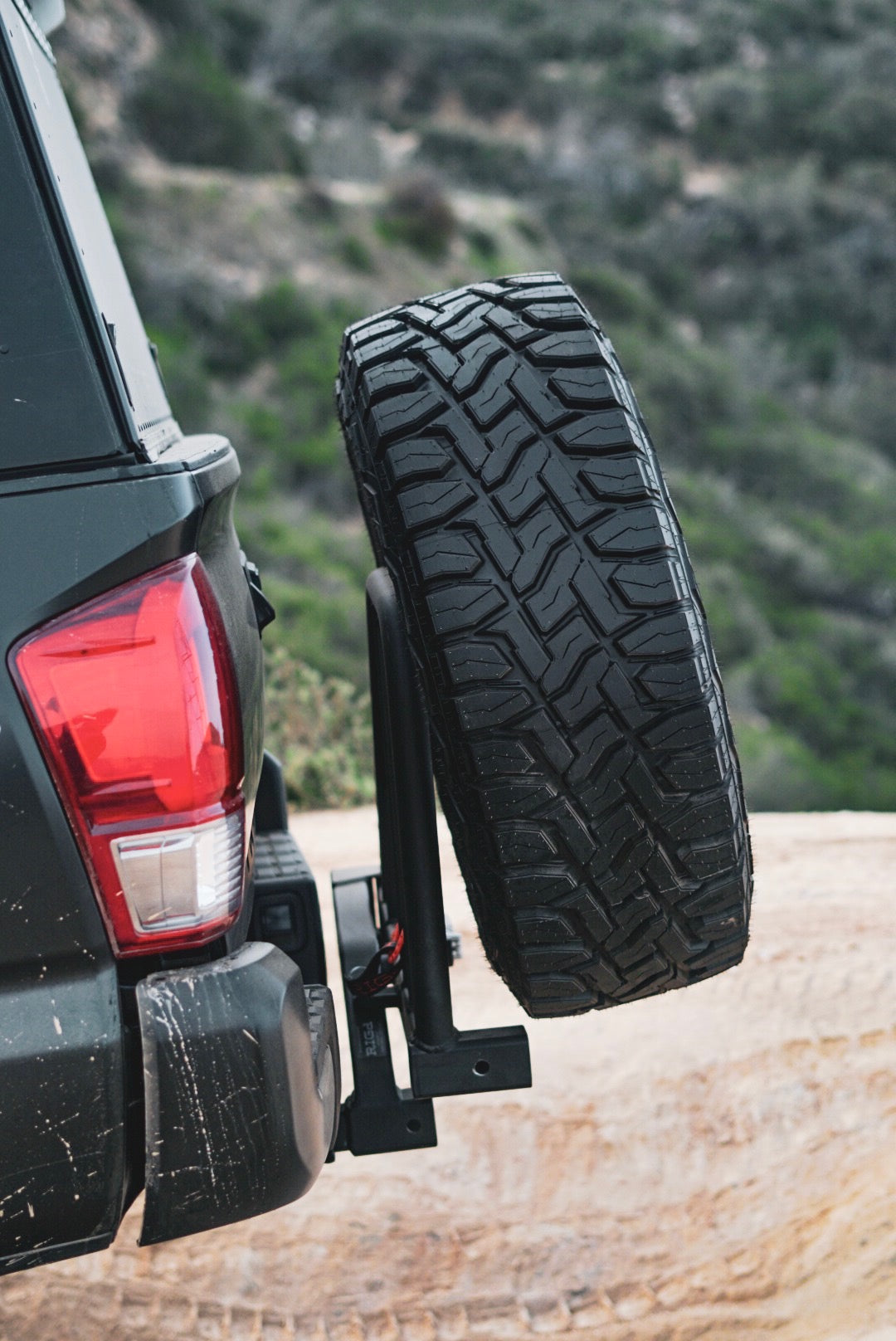 RIGD SUPPLY UltraSwing™ Multi-Fit Spare Tire Hitch Mount