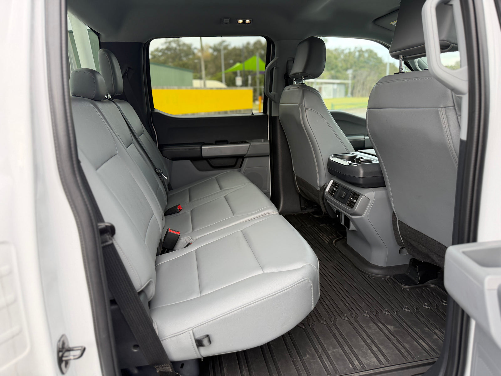 2024 FORD F-150 Lighting Pro - Oxford White