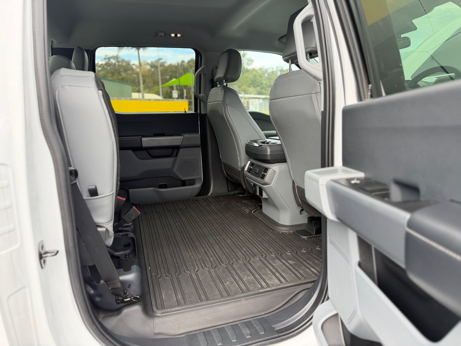 2024 FORD F-150 Lighting Pro - Oxford White