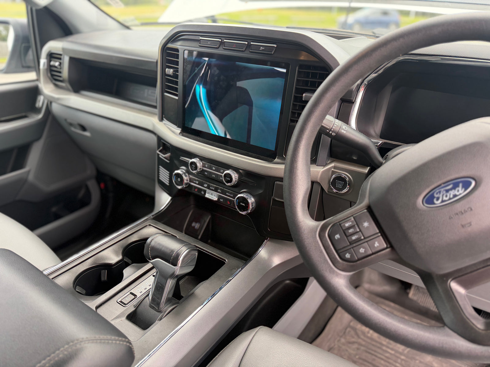2024 FORD F-150 Lighting Pro - Oxford White