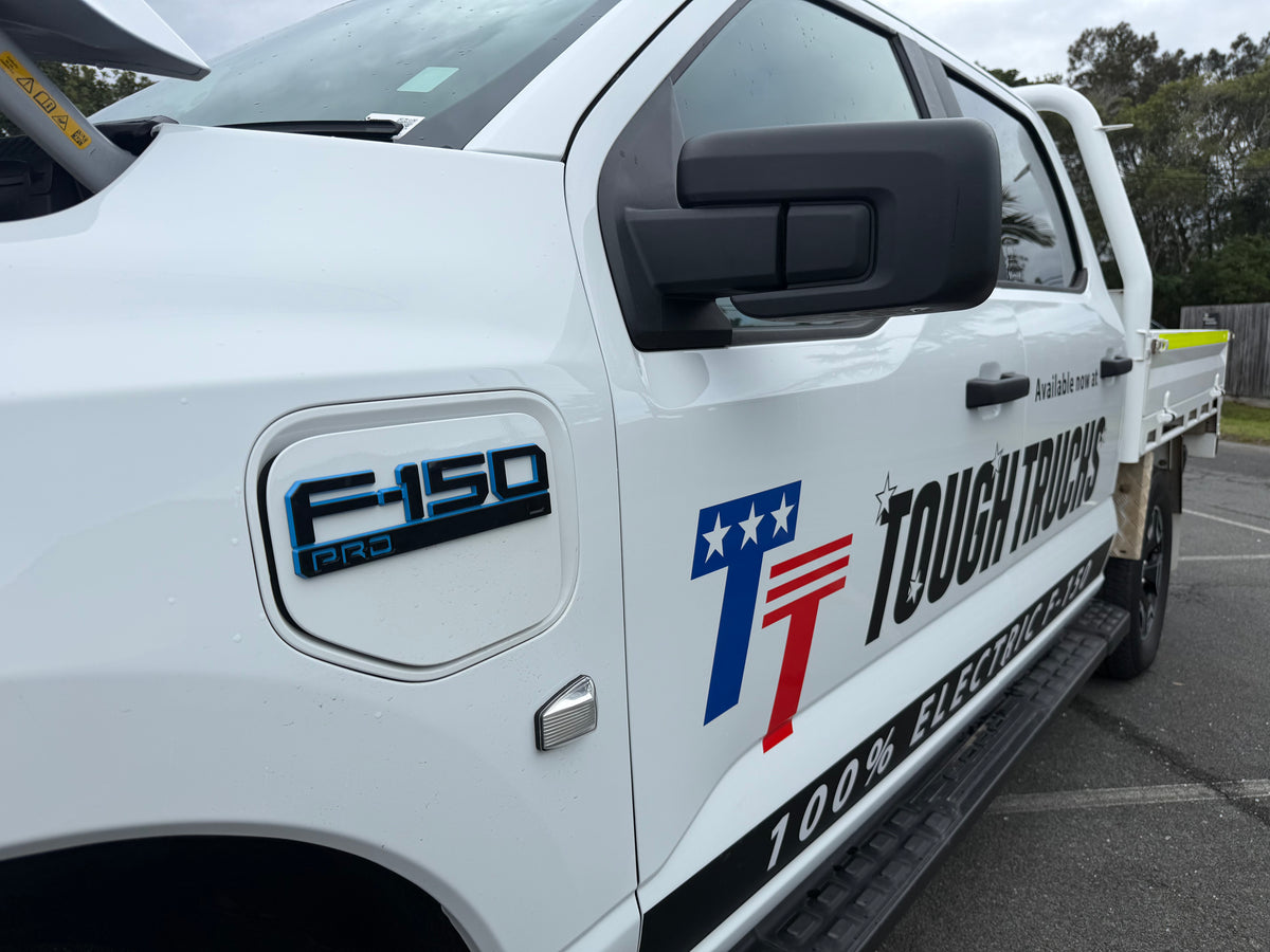 2024 FORD F-150 Lightning Pro - Oxford White