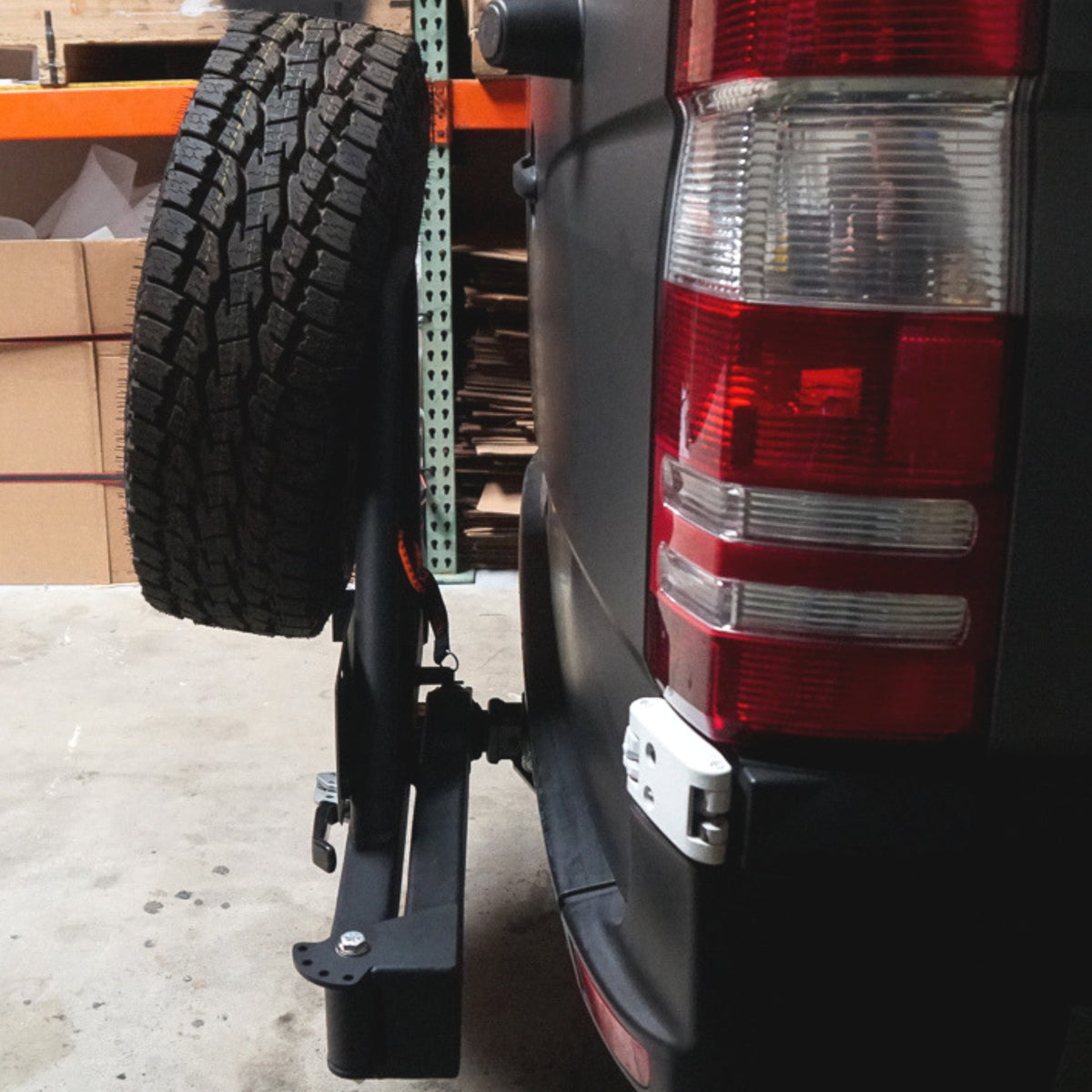 RIGD SUPPLY UltraSwing® Mega-Fit Spare Tire Hitch Mount