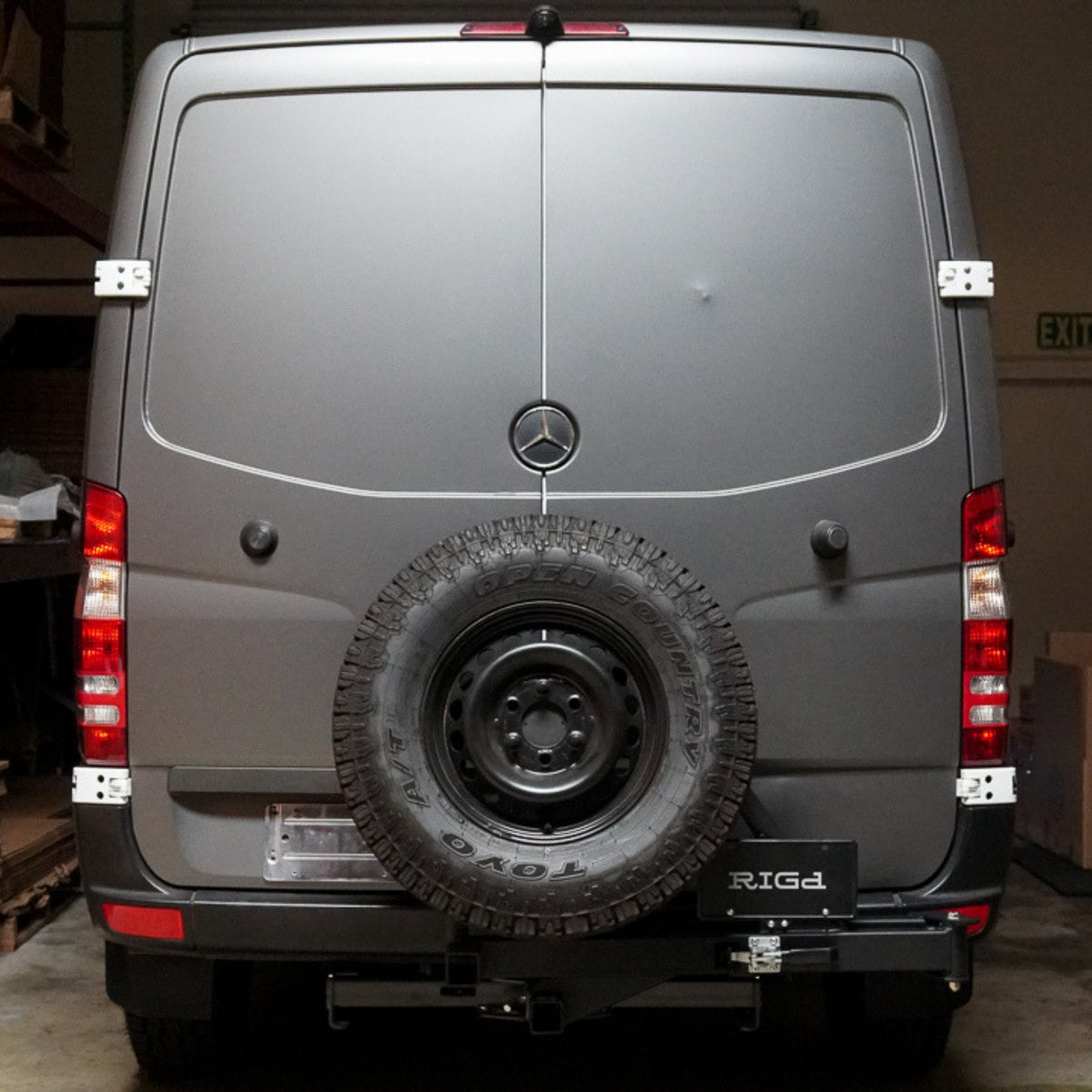 RIGD SUPPLY UltraSwing® Mega-Fit Spare Tire Hitch Mount