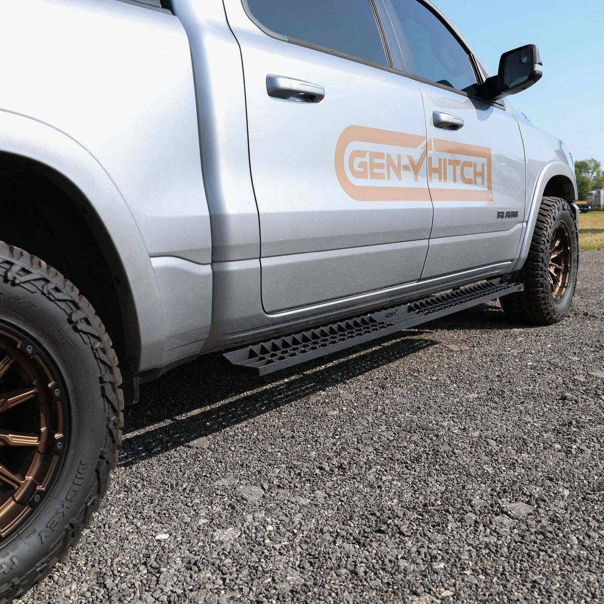 GEN-Y HITCH Side Steps - Heavy Duty for American Trucks