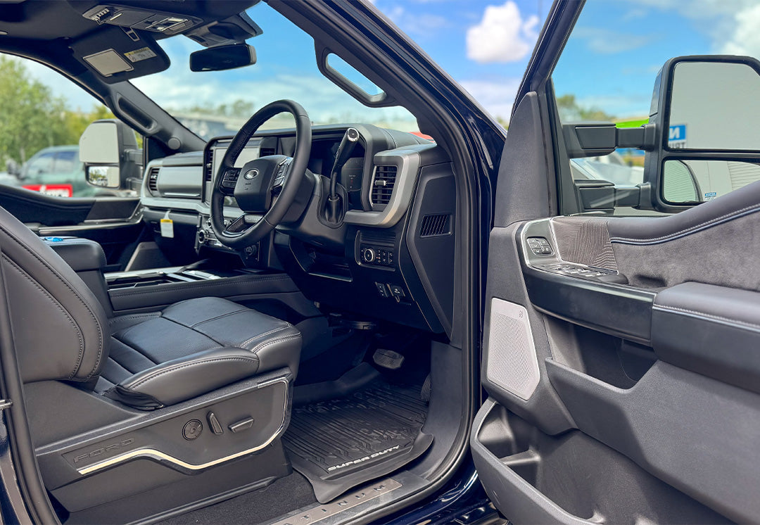 2025 FORD F350 Platinum - TREMOR Pack Antimatter Blue