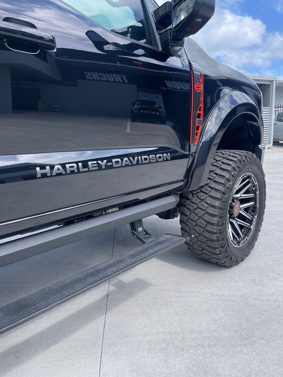 2023 F250 LARIAT 'HARLEY-DAVIDSON' - AGATE BLACK (STOCK # TT4314)