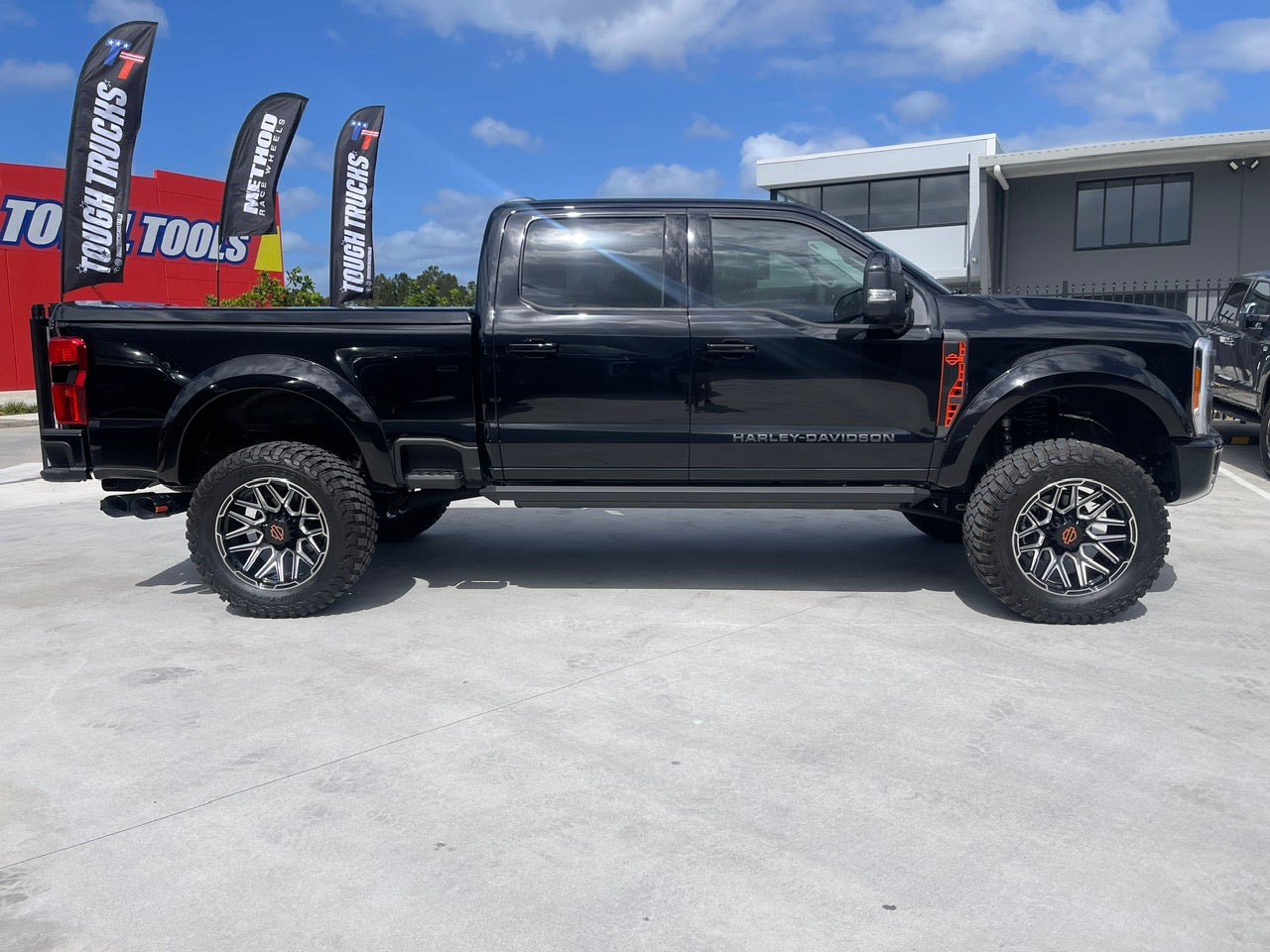 2023 F250 LARIAT 'HARLEY-DAVIDSON' - AGATE BLACK (STOCK # TT4314)