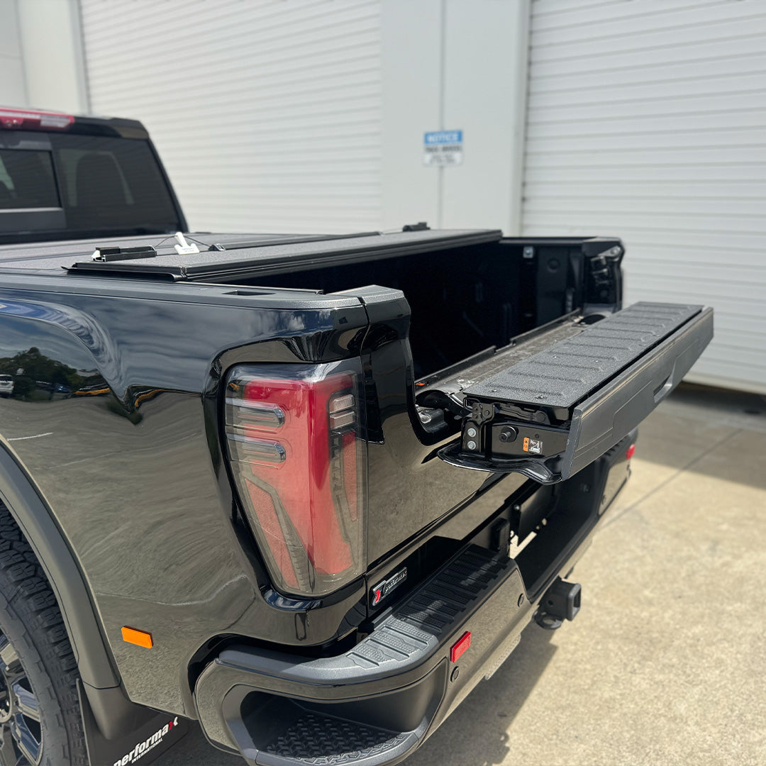 2024 GMC 2500 AT4 - Onyx Black