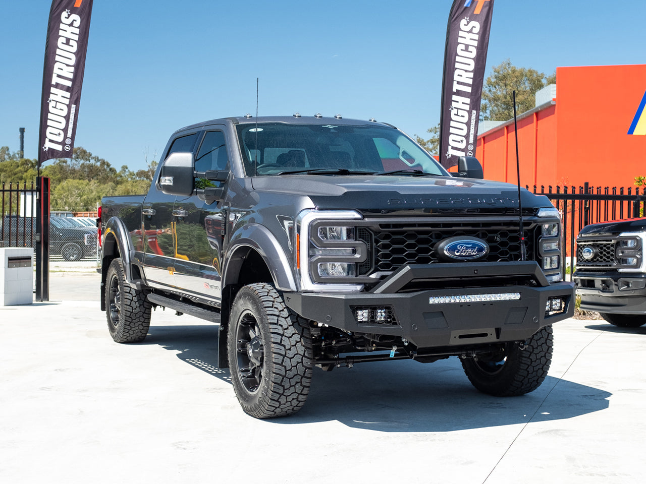 NEW 2023 F250 LARIAT 'PRIMARY PRODUCER PACKAGE' - 6 SEATER, CARBONIZED GREY (STOCK # 5024)