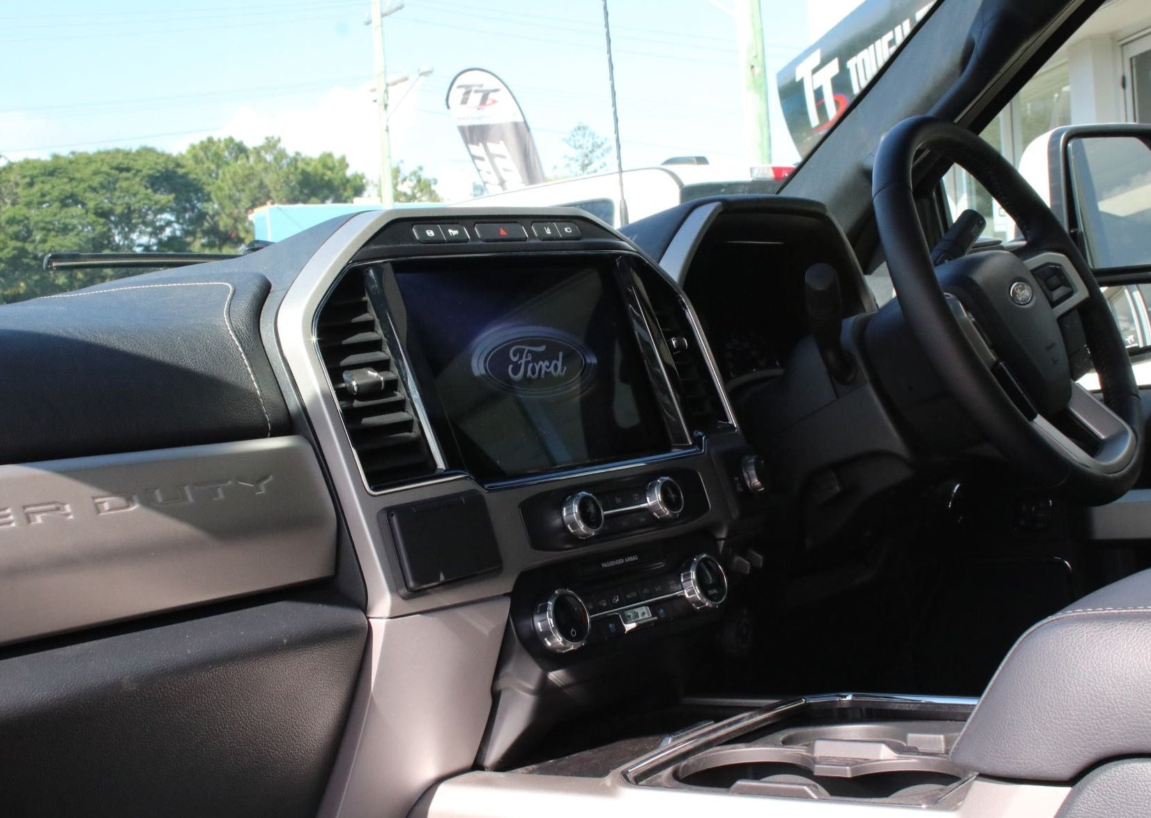 2022 F 250 Lariat Interior 8600